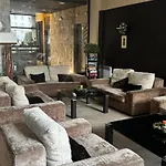 уютни планински с басейн в комплекс алпин лодж Apartamento *