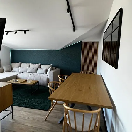 Apartman уютни планински с басейн в комплекс алпин лодж