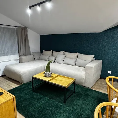 Apartman уютни планински с басейн в комплекс алпин лодж