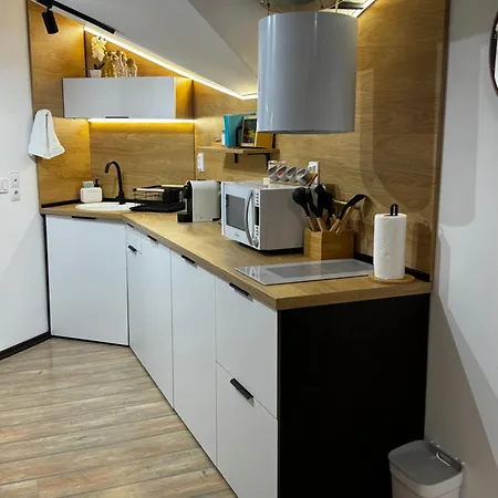 Apartman уютни планински с басейн в комплекс алпин лодж Banszko