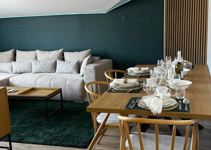 уютни планински с басейн в комплекс алпин лодж Lejlighed *