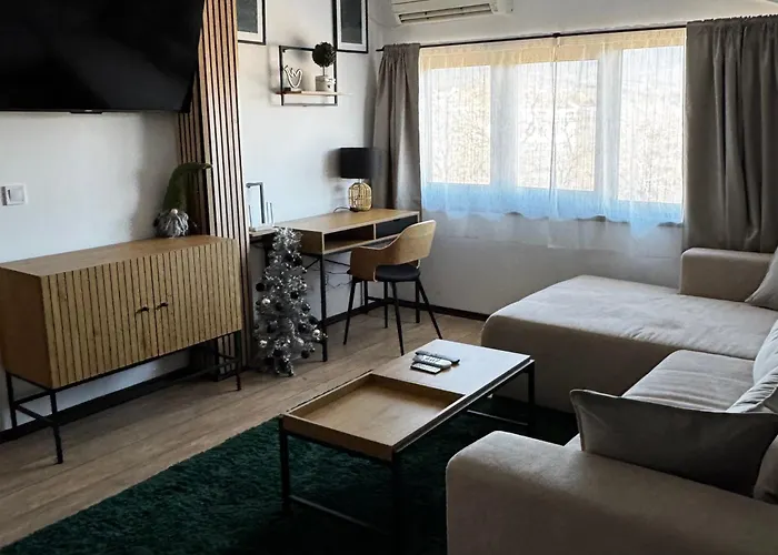 уютни планински с басейн в комплекс алпин лодж