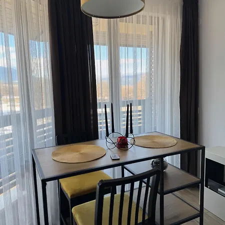 уютни планински с басейн в комплекс алпин лодж