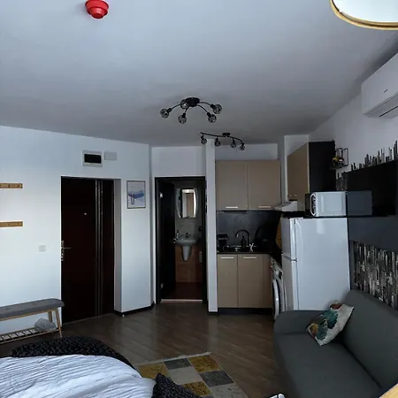 уютни планински с басейн в комплекс алпин лодж Apartment