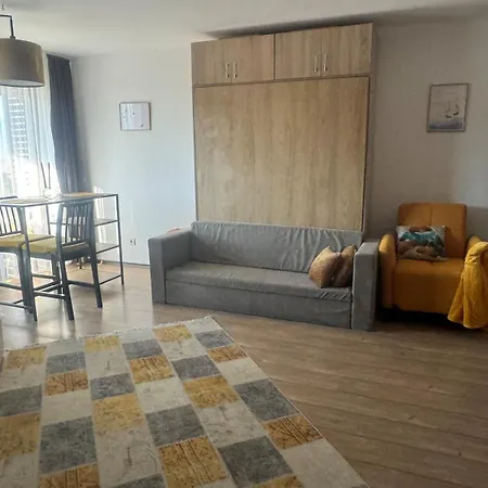 уютни планински с басейн в комплекс алпин лодж Apartment *