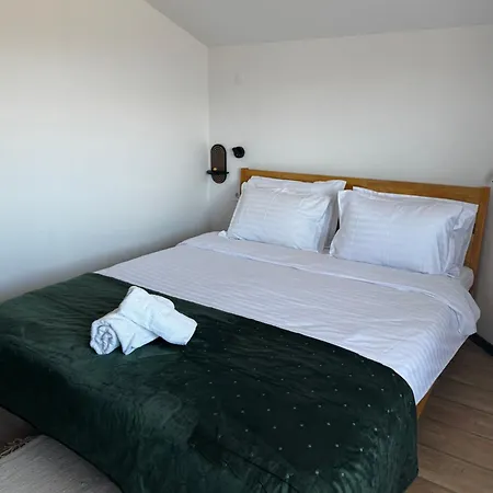 уютни планински с басейн в комплекс алпин лодж Apartment Bansko