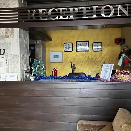 Апартамент уютно планинско студио с басейн в комплекс алпин лодж