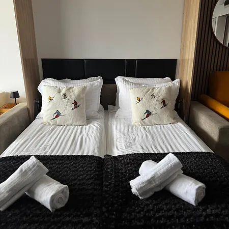 уютни планински с басейн в комплекс алпин лодж *