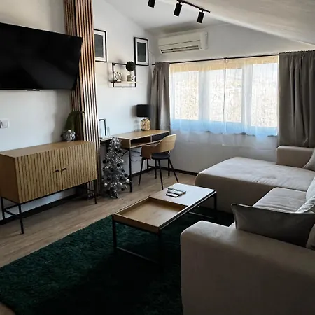 уютно планинско студио с басейн в комплекс алпин лодж