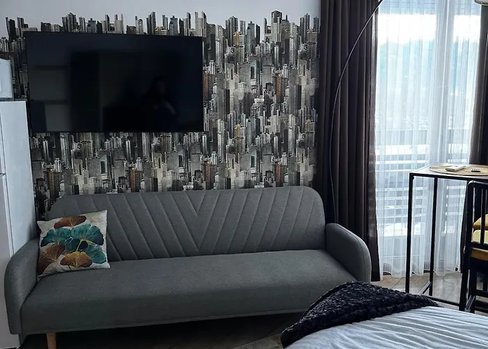 уютни планински с басейн в комплекс алпин лодж בנסקו