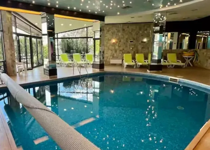 уютни планински с басейн в комплекс алпин лодж Lägenhet *