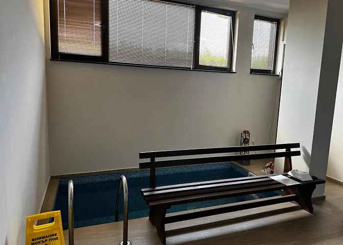 уютни планински с басейн в комплекс алпин лодж Lägenhet *